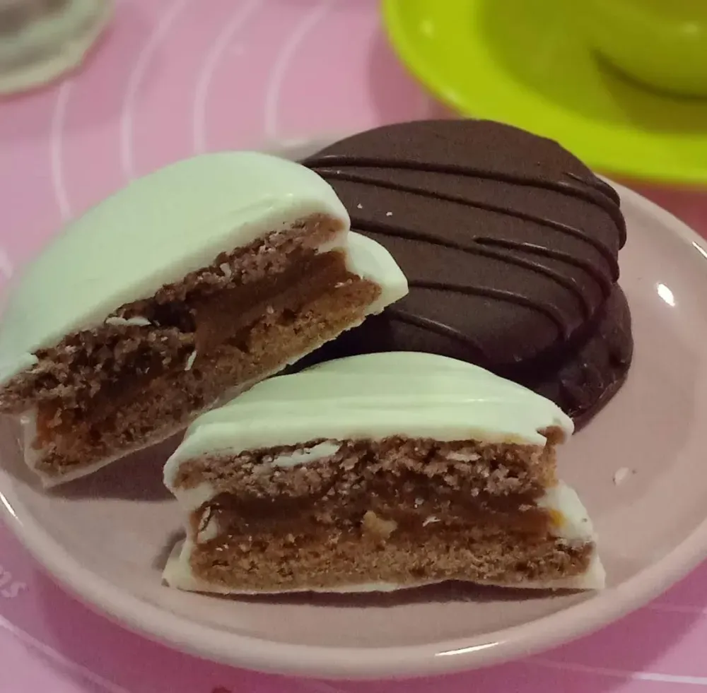 Brigadeiro Gourmet (un) — foto 1 — Doces da Demo — Catálogo Fácil — São Paulo