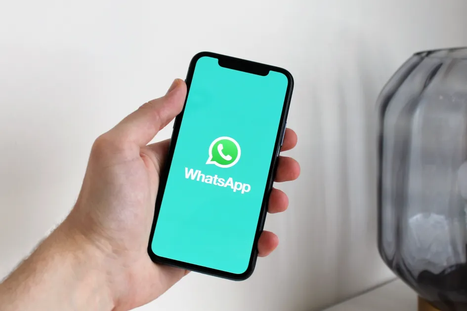 WhatsApp API oficial vs não oficial: riscos, custos e o caminho certo para lojistas